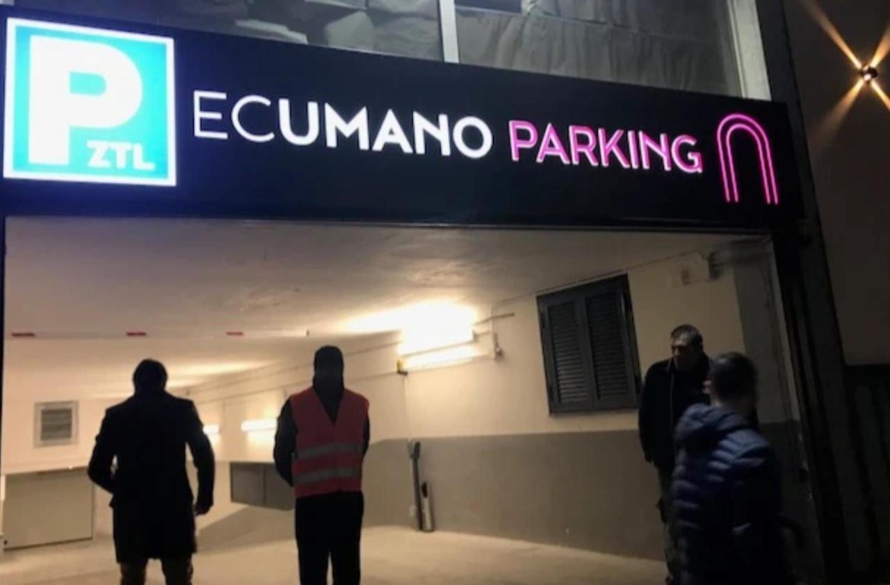 Appartamento Casa Di Luciana A Santa Chiara 2 *