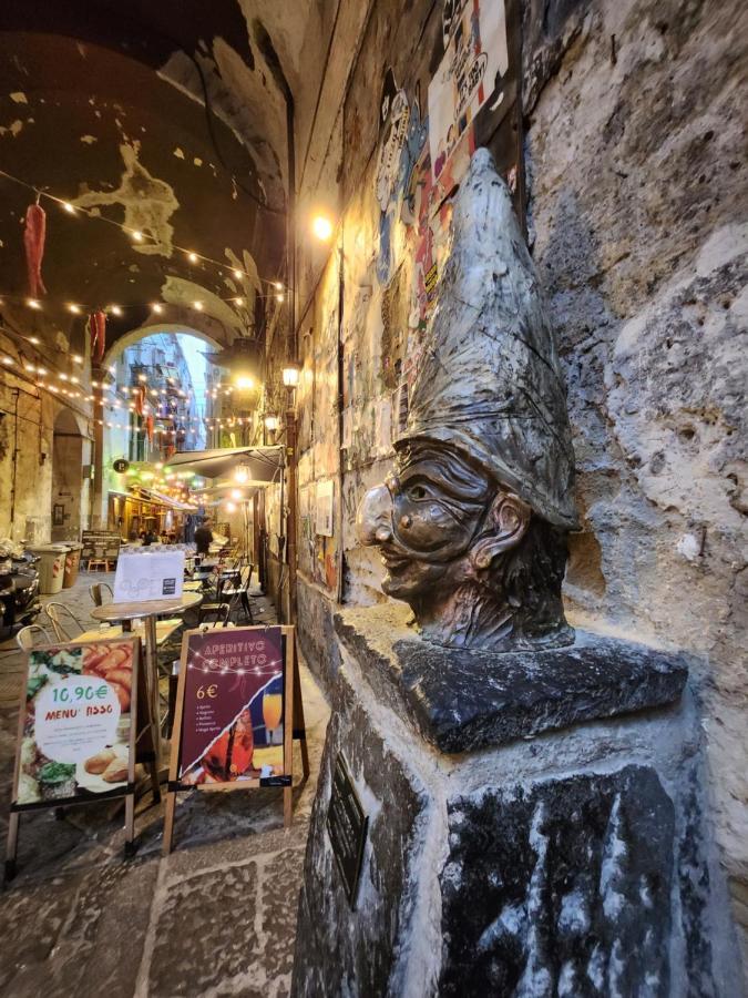 Appartamento Casa Di Luciana A Santa Chiara 2 Napoli